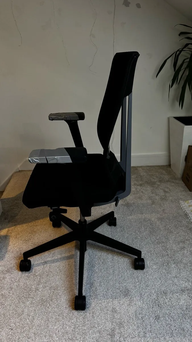 Ergonomic office chair - Image 3