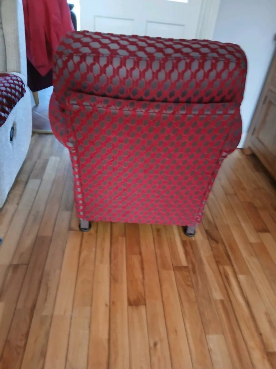 NEW ARM CHAIR.  NEVER USED - Image 3