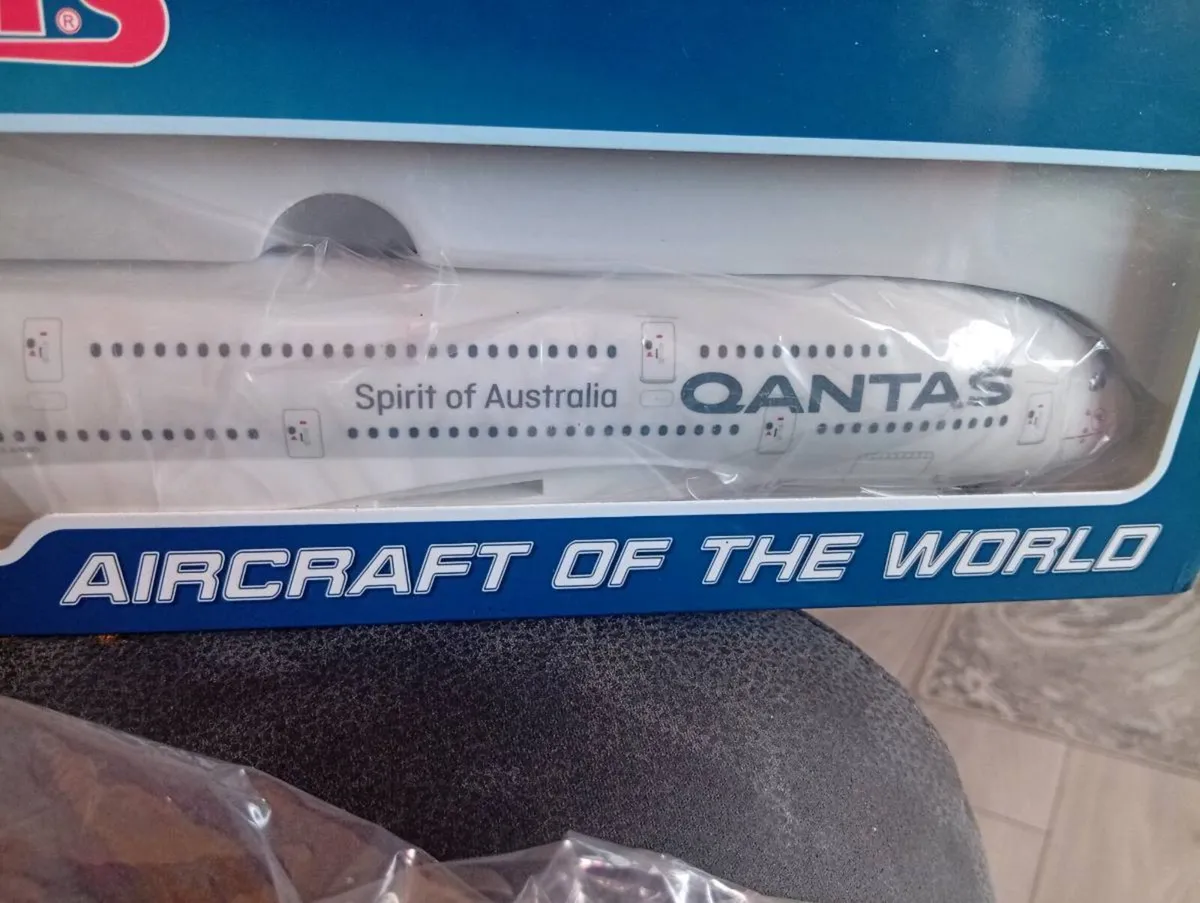 Aircraft of the world QANTAS model... - Image 2