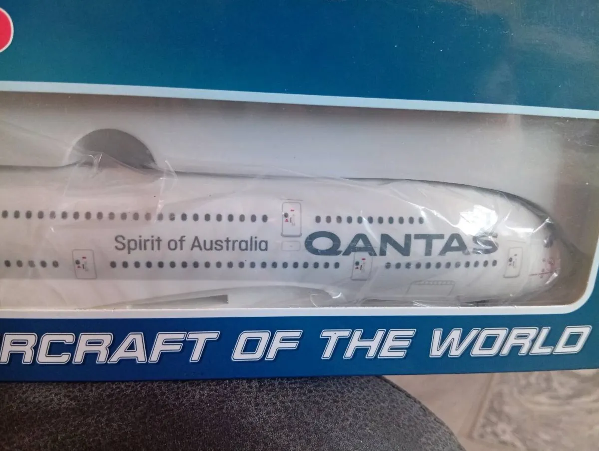 Aircraft of the world QANTAS model... - Image 3
