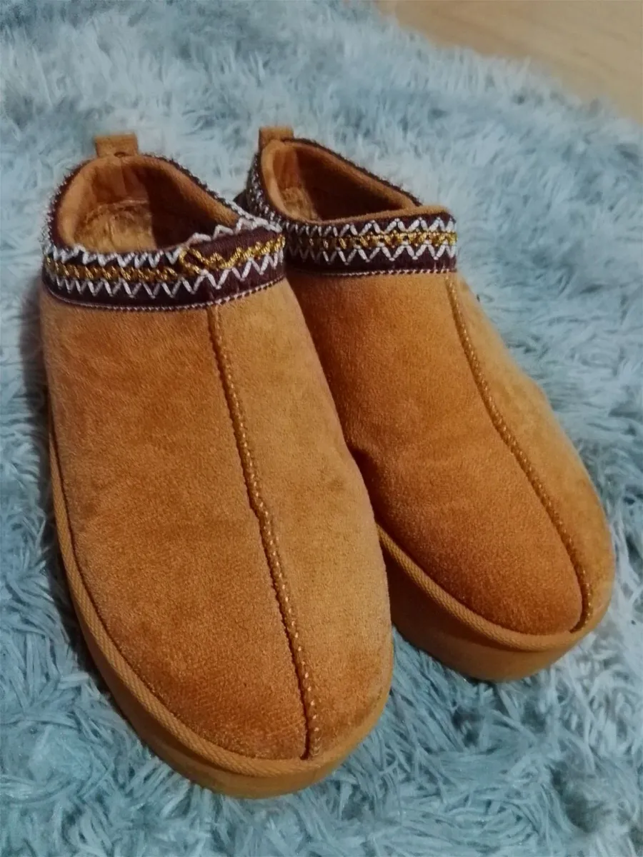 Ugg shoes - Image 2