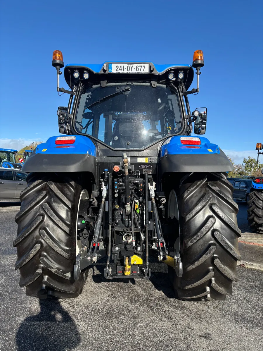 New Holland T6.155 Dynamic Command-1780hrs - Image 4