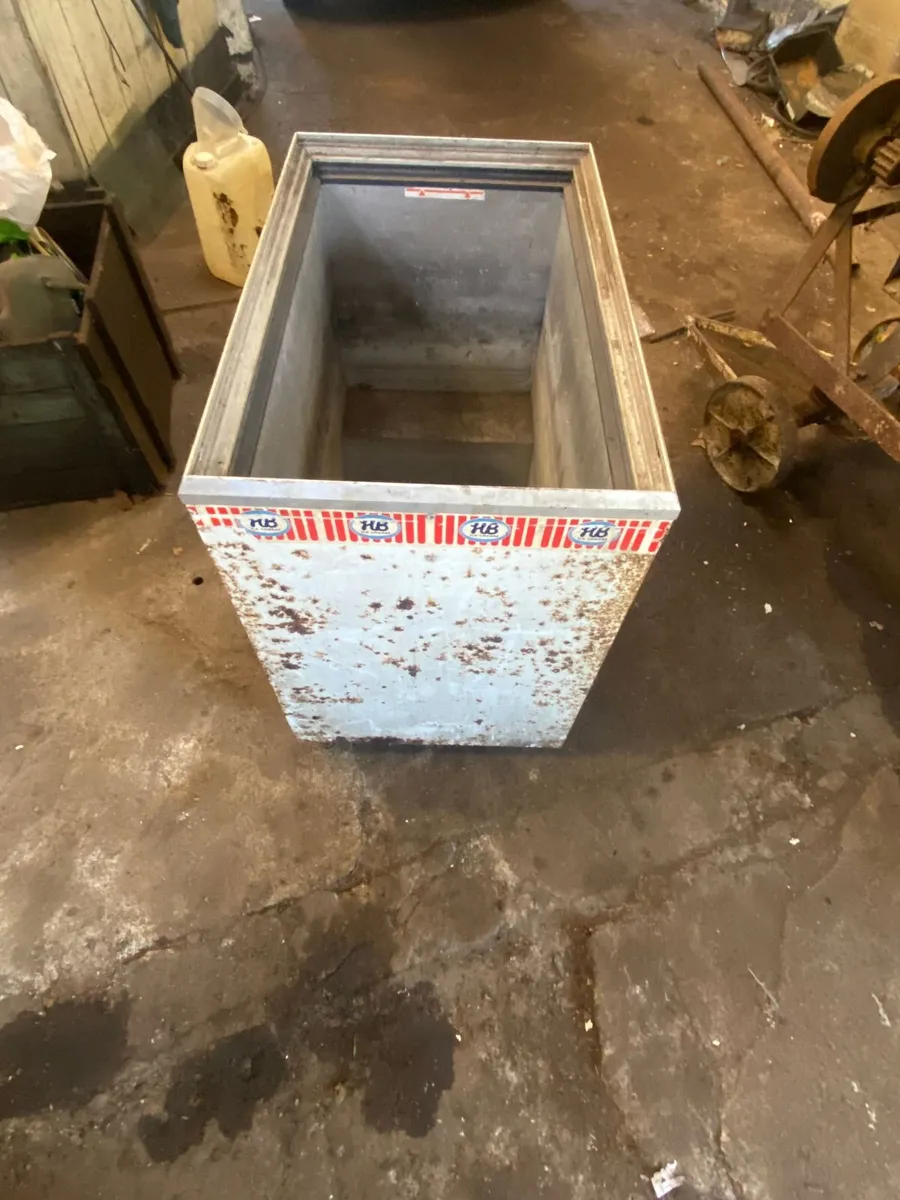 feed bin - Image 3