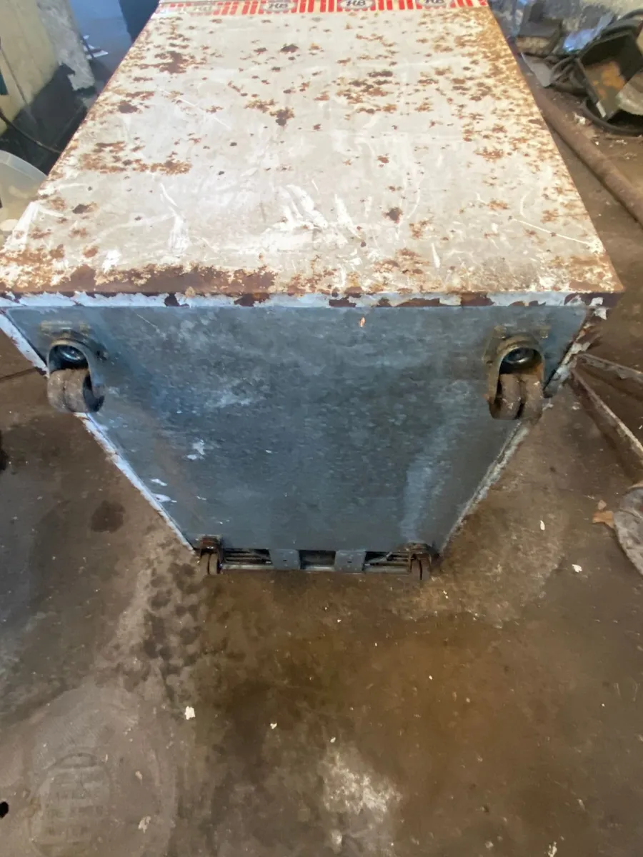 feed bin - Image 4