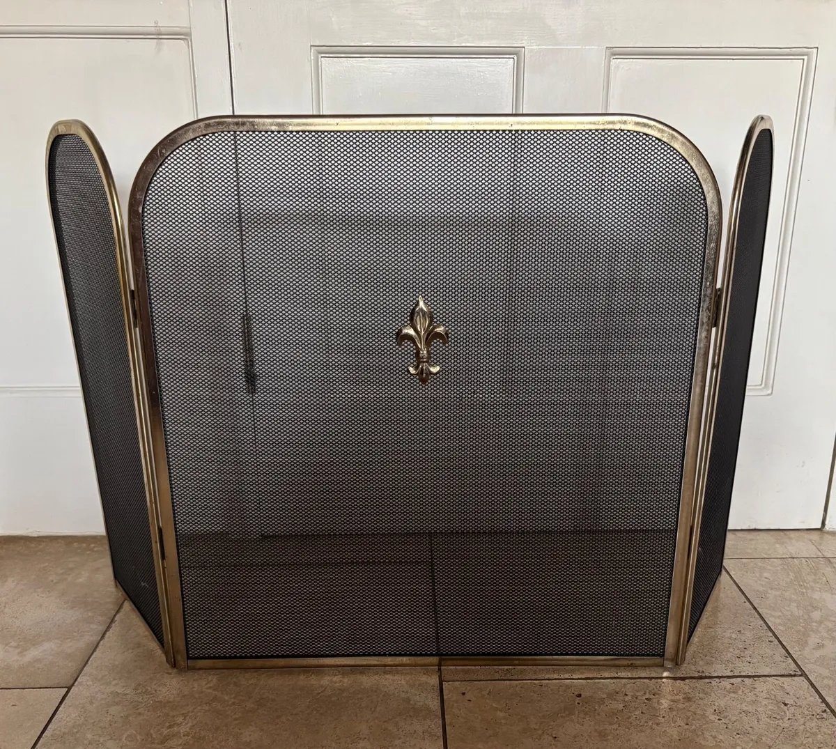 Antique 3-Panel Brass & Mesh Fire Screen - Image 3
