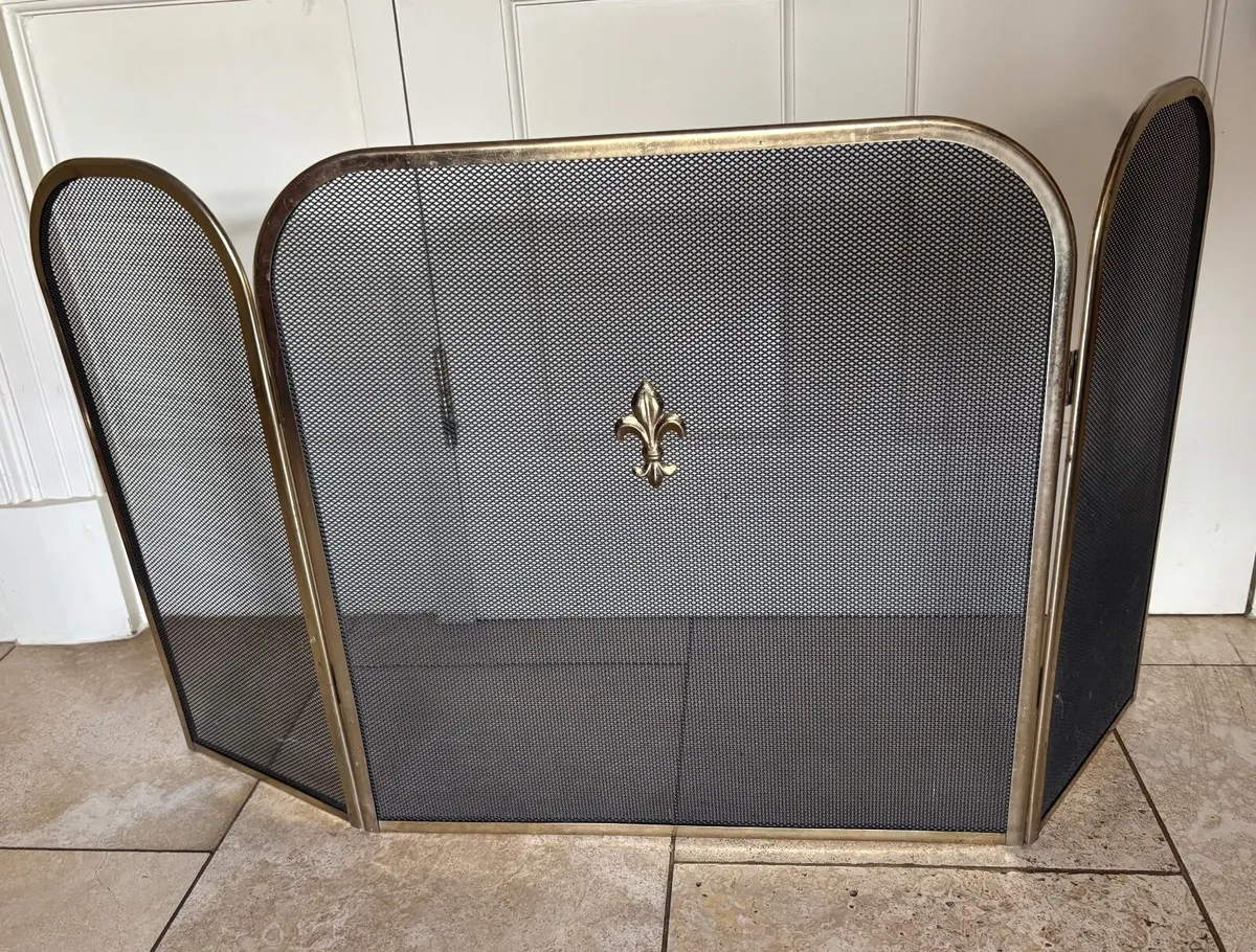 Antique 3-Panel Brass & Mesh Fire Screen - Image 4