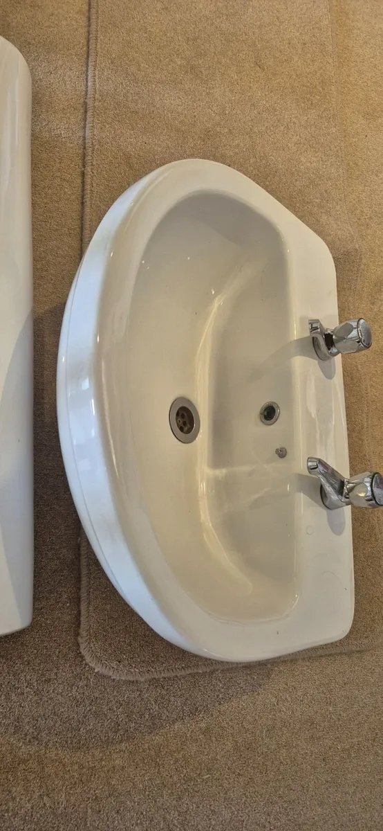 Handbasin and pedestal - Image 3