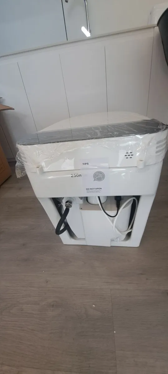 Smart toilet - Image 4