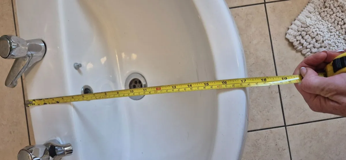 Handbasin and pedestal - Image 4