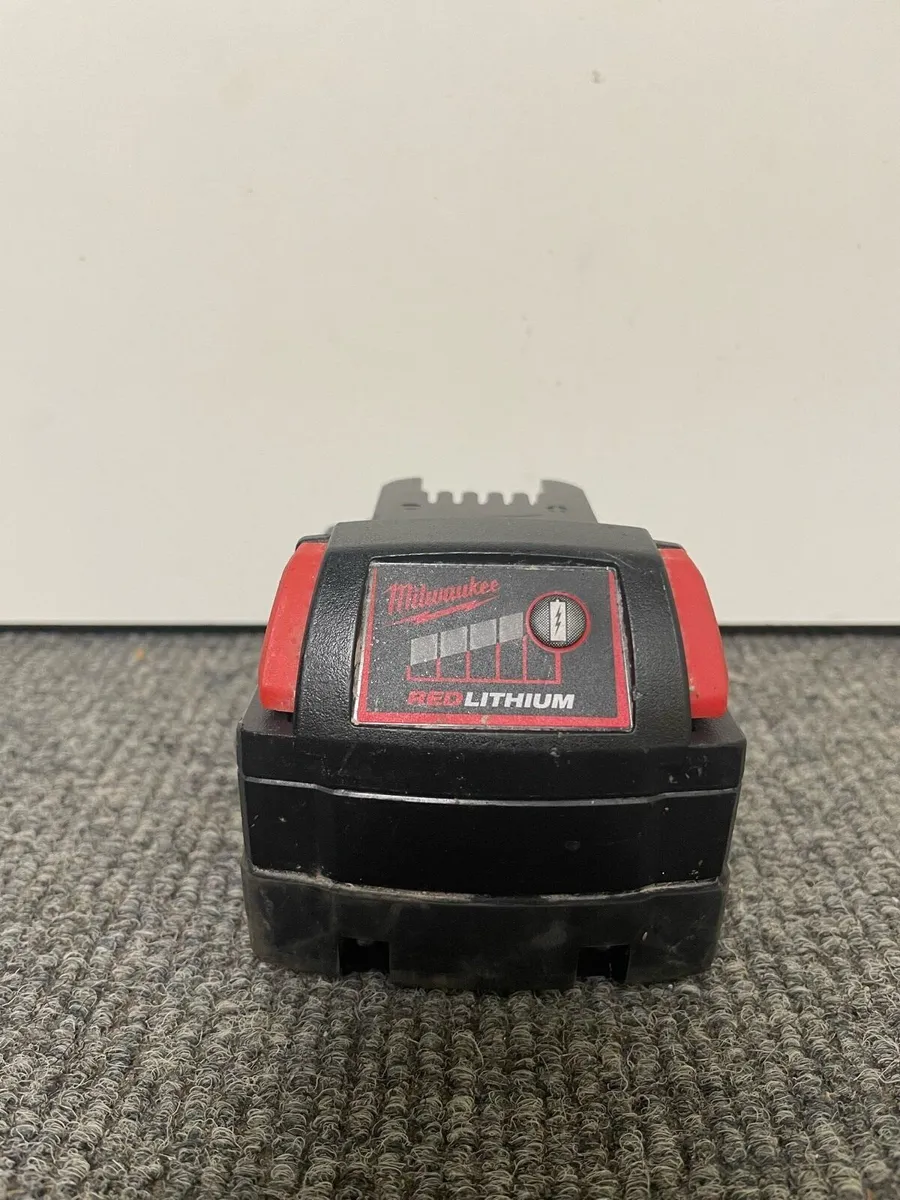 Milwaukee M18 Battery 18V 5ah - Image 2