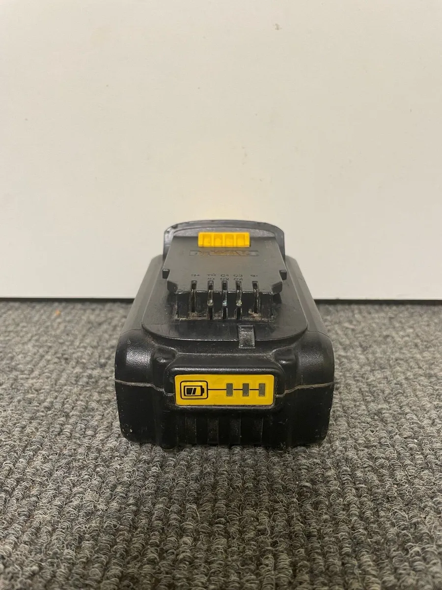 dewalt dcb182-xj 18V Battery - Image 4