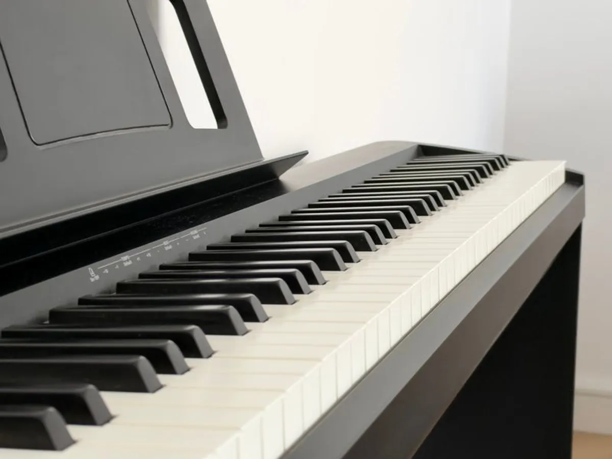 Roland FP-10 Digital Piano - Full Set with Stand, Stool & Pedal - Perfect Condition - Image 2