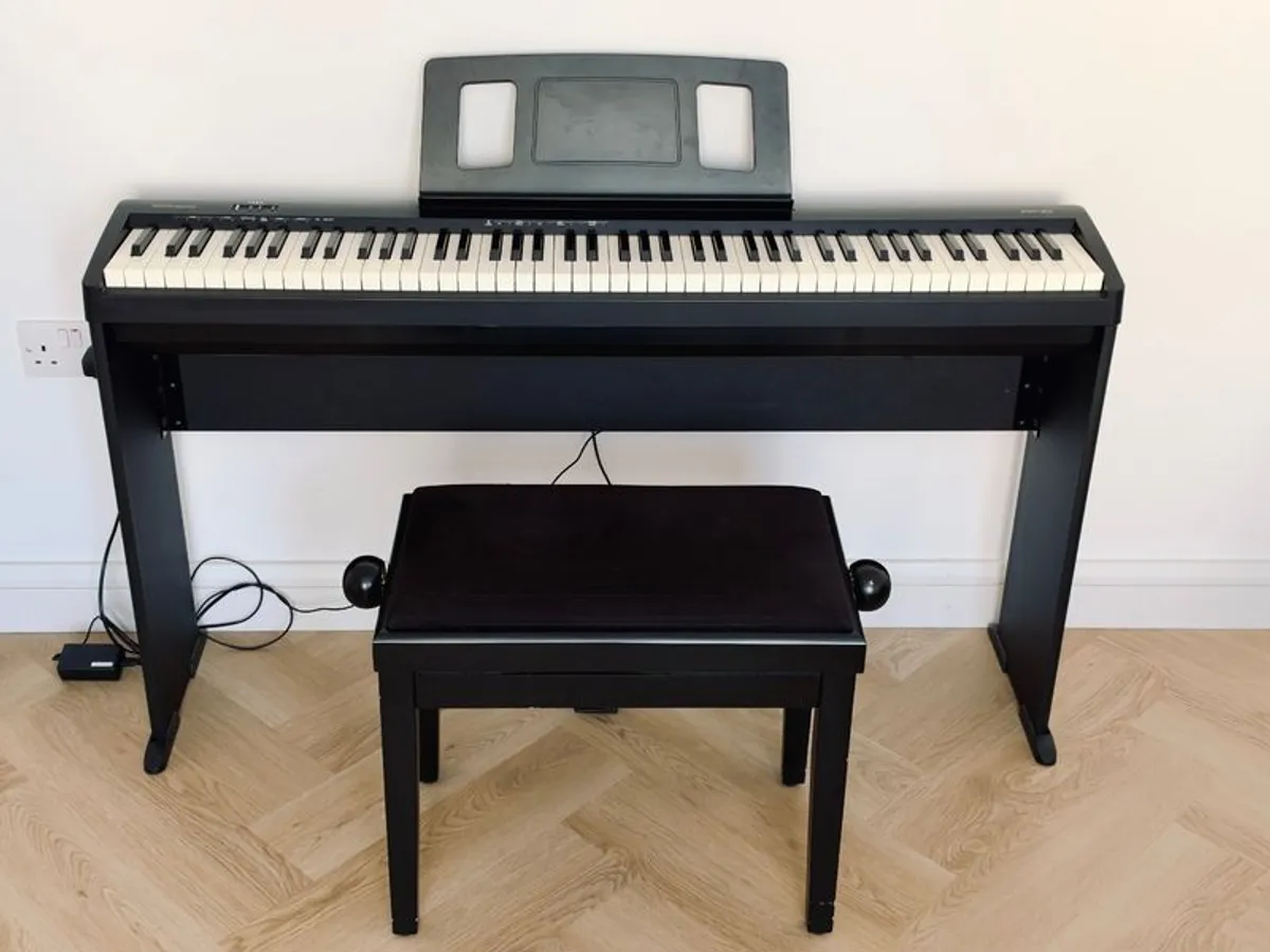 Roland FP-10 Digital Piano - Full Set with Stand, Stool & Pedal - Perfect Condition - Image 3