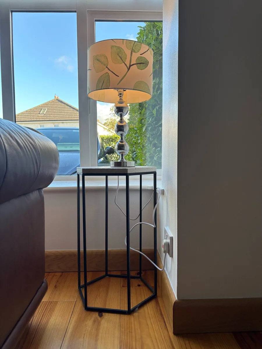 Lamp table - Image 1