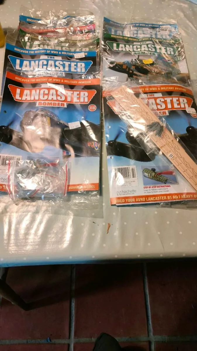 Hachette vintage. The Lancaster Bomber. Build your - Image 1