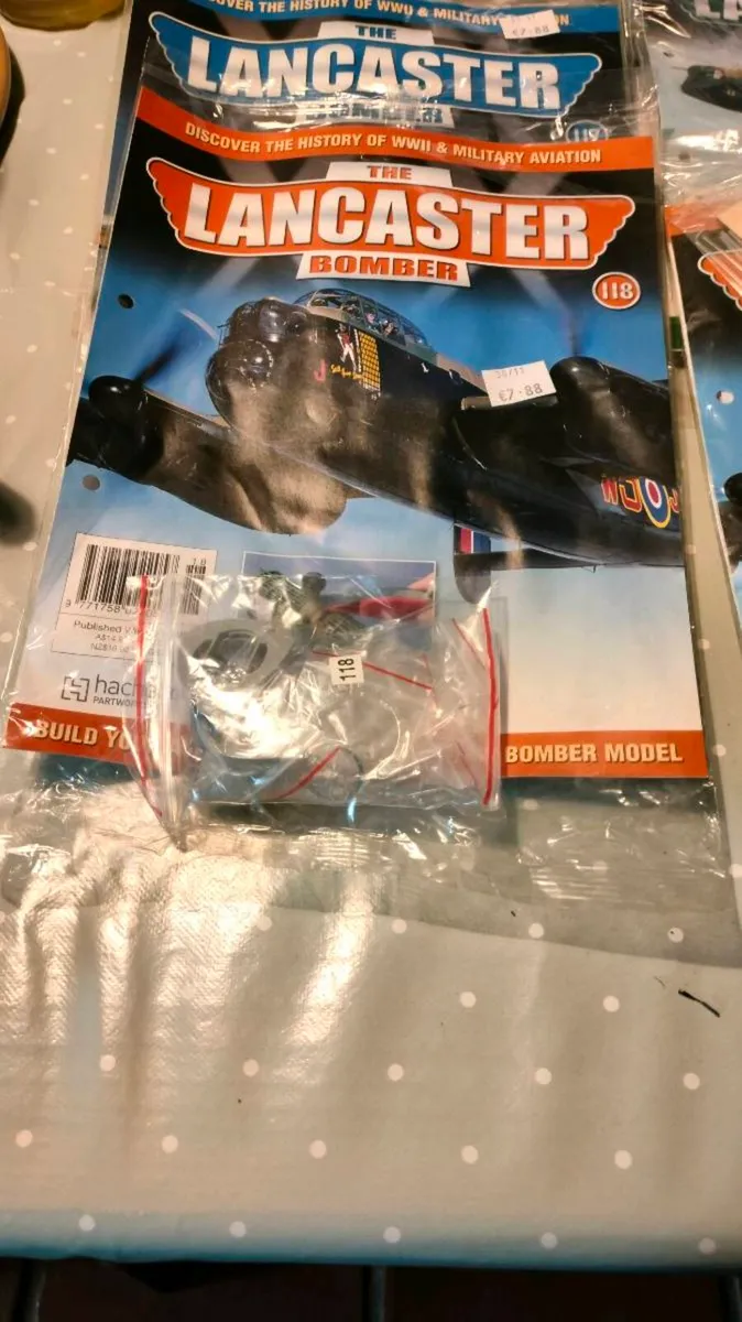Hachette vintage. The Lancaster Bomber. Build your - Image 2