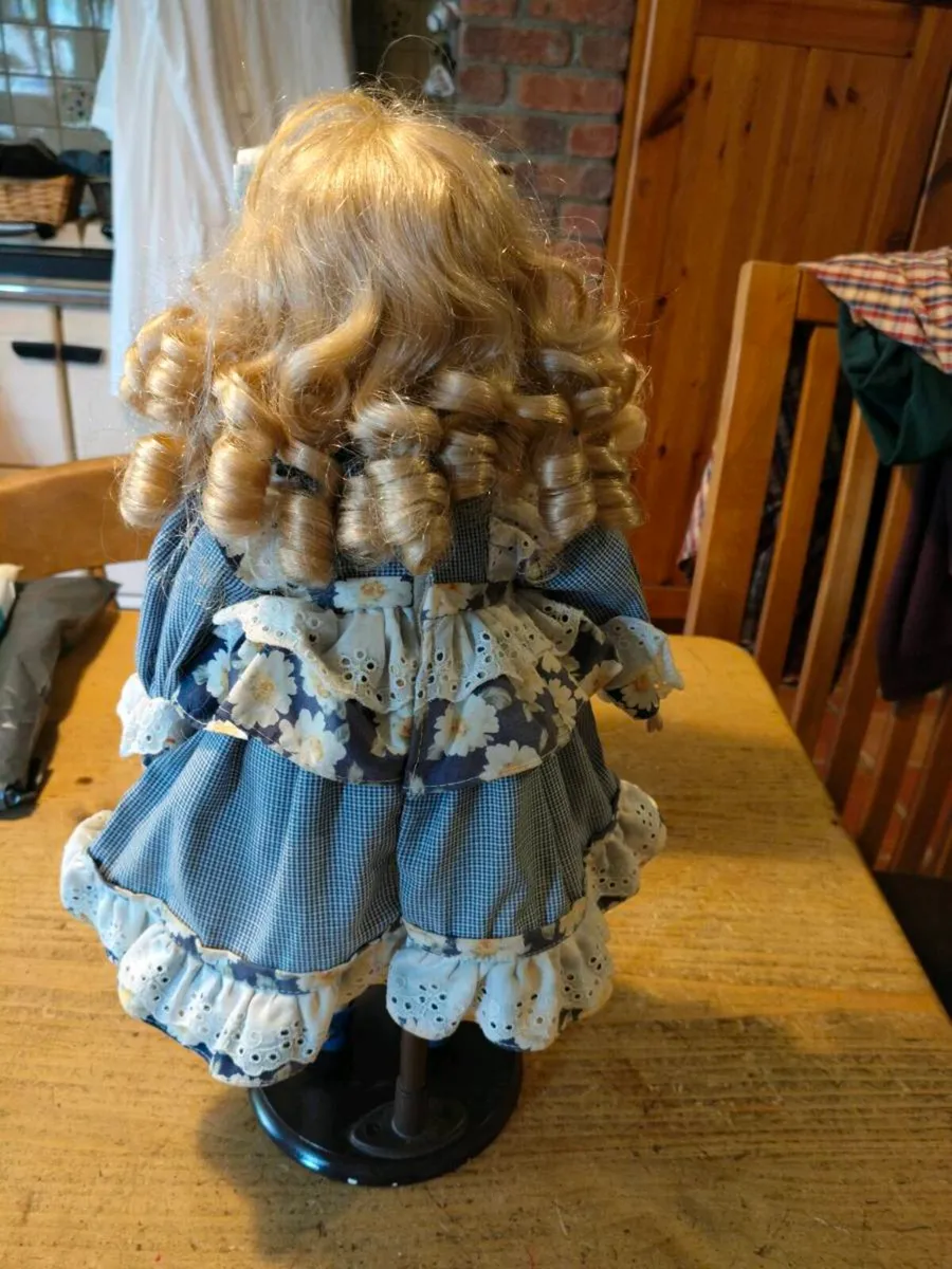 This Leonardo Collectors porcelain doll features r - Image 2