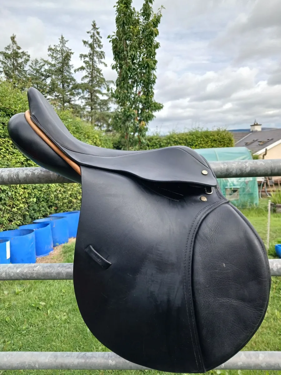 Like new GP saddle - Image 1