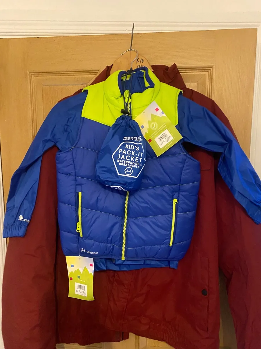 Clothes and electronics - Image 1