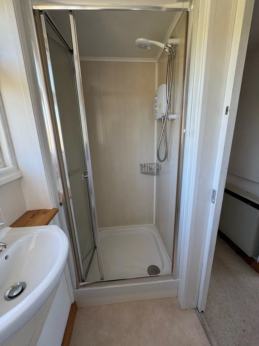Shower Cabin – Great Condition - Image 1
