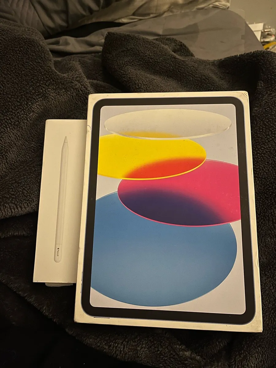 iPad 10th Gen 64GB & Apple Pencil - Image 1