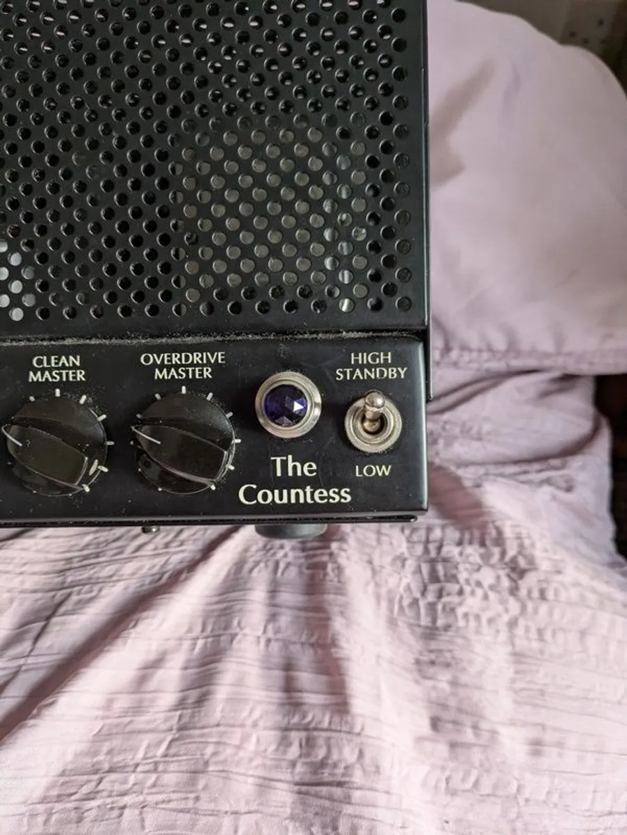 Guitar Amplifier - Image 2