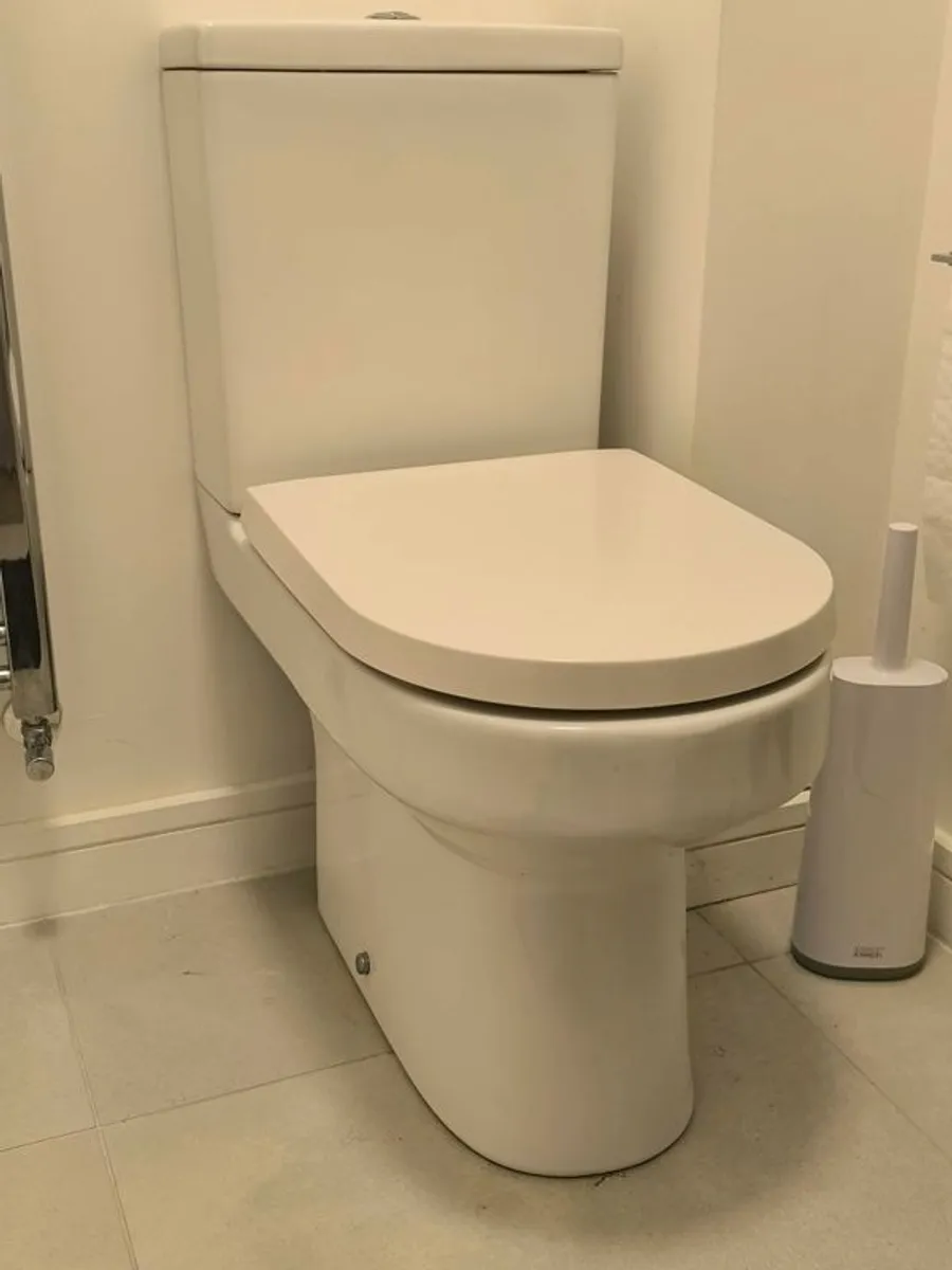 Bathroom suite - Image 3