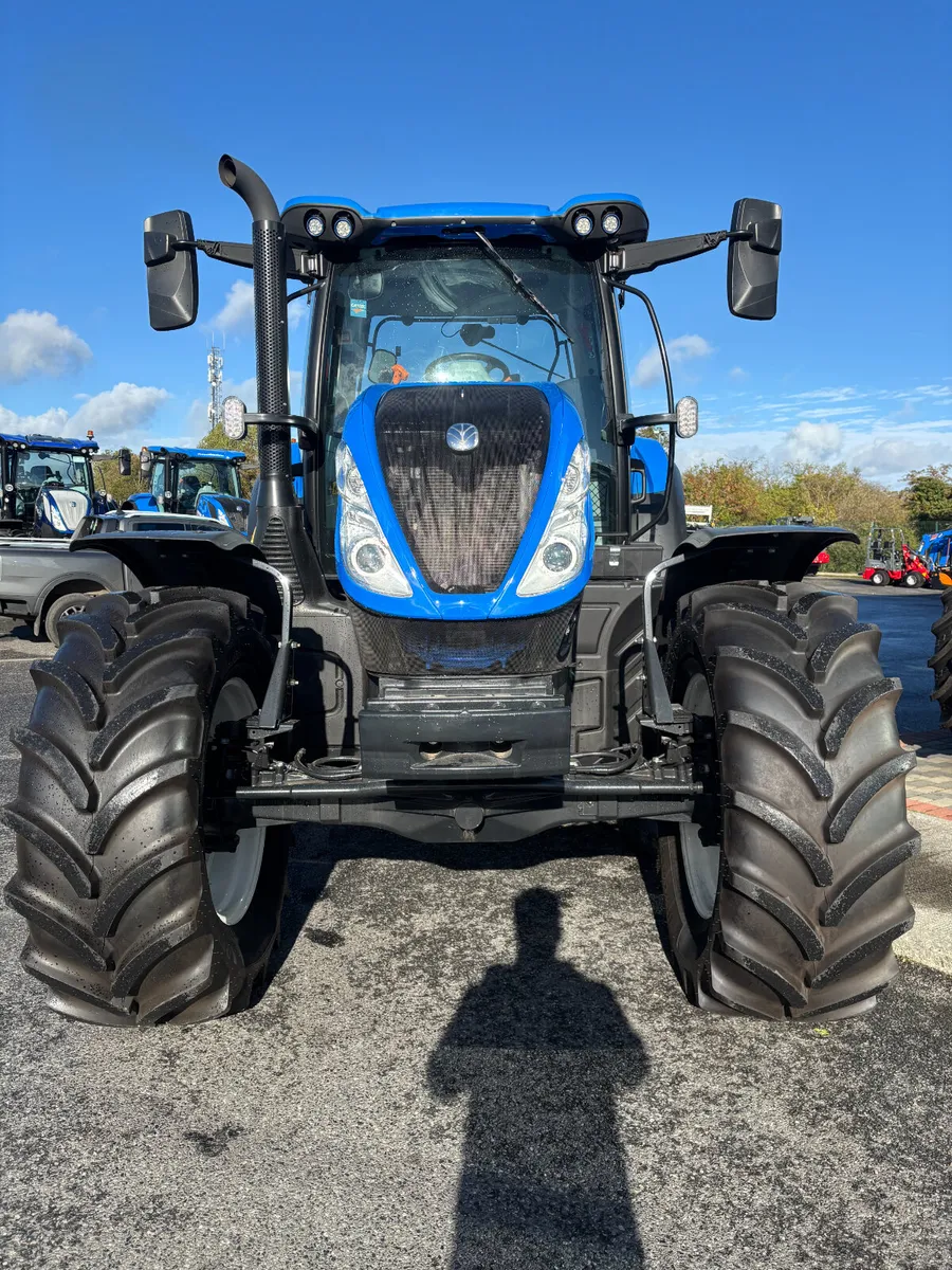 New Holland T6.180 Electro Command-240hrs - Image 2