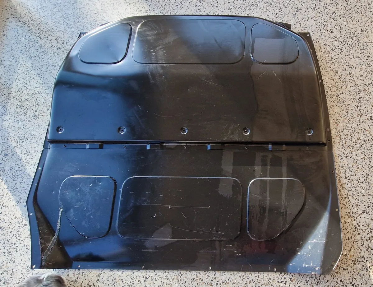 VW Transpotrter T6 Bulkhead + Shelving - Image 1