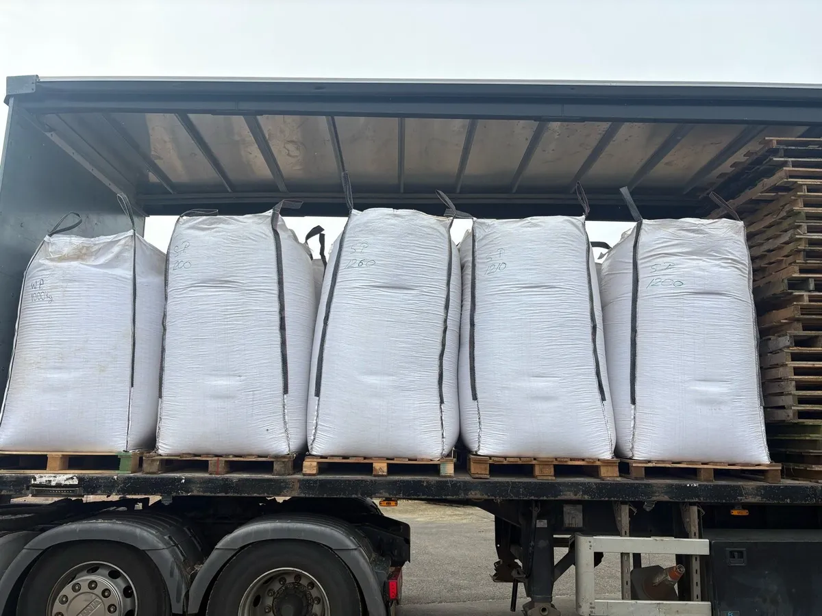 Bulk Jumbo Bags of White Sawdust Artic Loads - Image 2