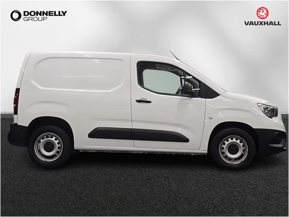 Vauxhall Combo Cargo 2300 1.5 Turbo D 100ps H1 Dyn - Image 3