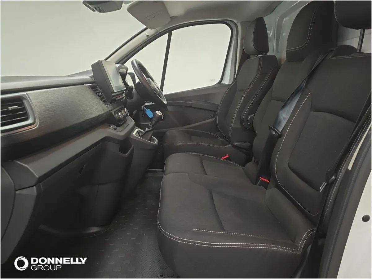 Nissan Primastar 2.0 dCi 110ps H1 Tekna Van - Image 4
