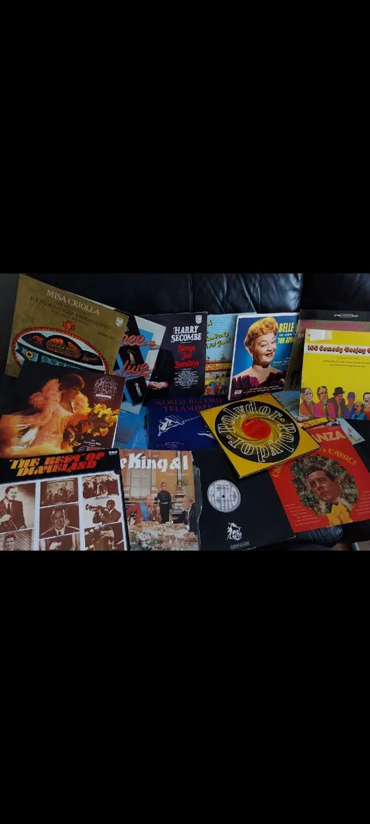 Large Amount of  vintage Vinyl records - Image 3
