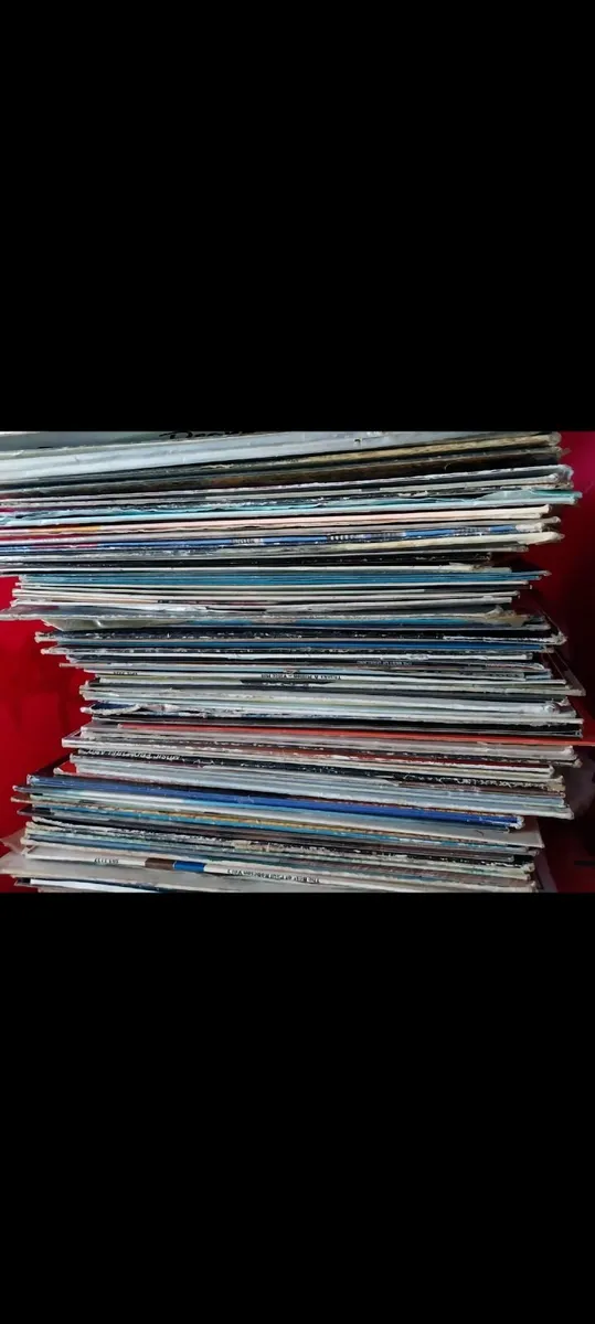 Large Amount of  vintage Vinyl records - Image 1