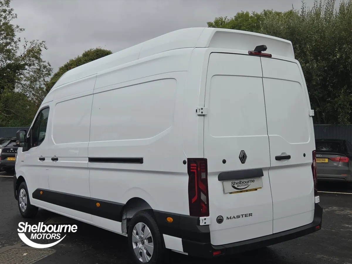 Renault Master LH35 Blue dCi 150 Advance High Roof - Image 2