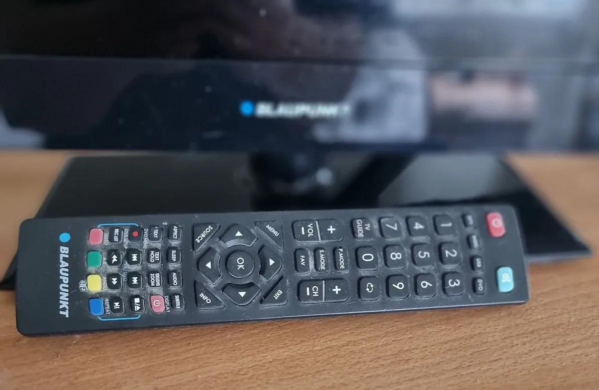 24 Inch TV WITH DVD COMBI - Image 4