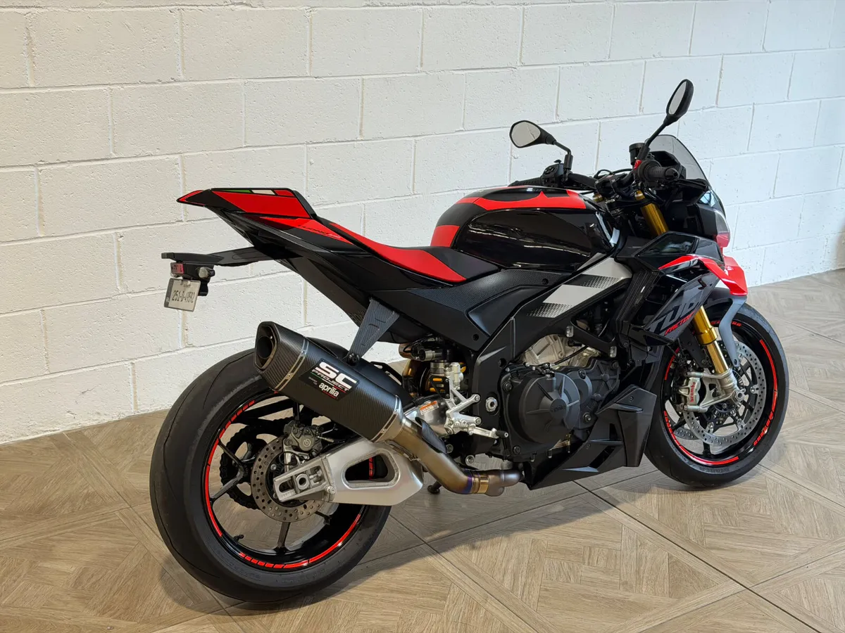 Aprilia Tuono V4 Factory 2025 - Image 3