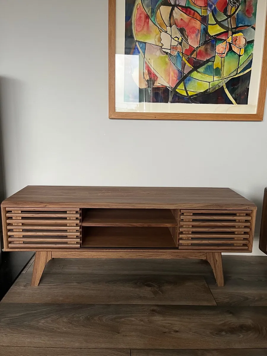 Tv unit