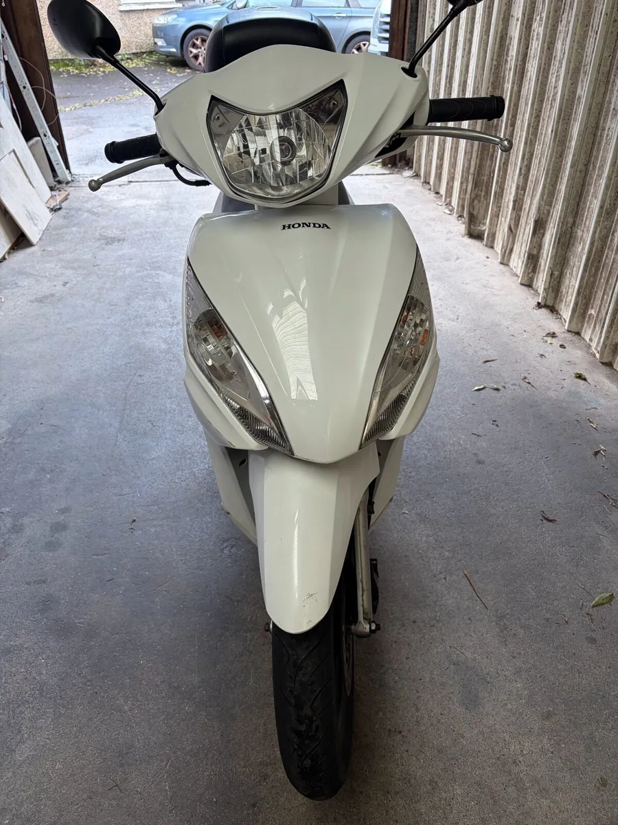 Honda Vision 110 - Image 3