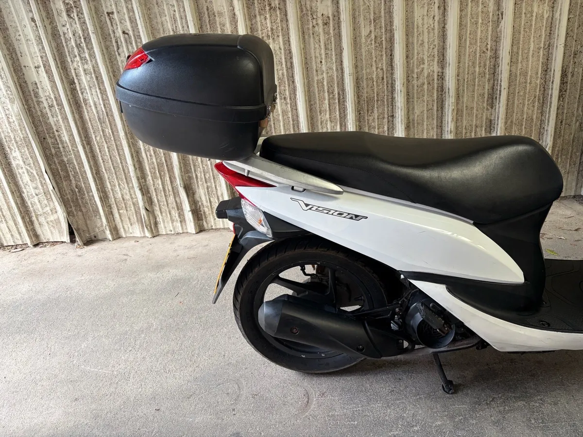 Honda Vision 110 - Image 2