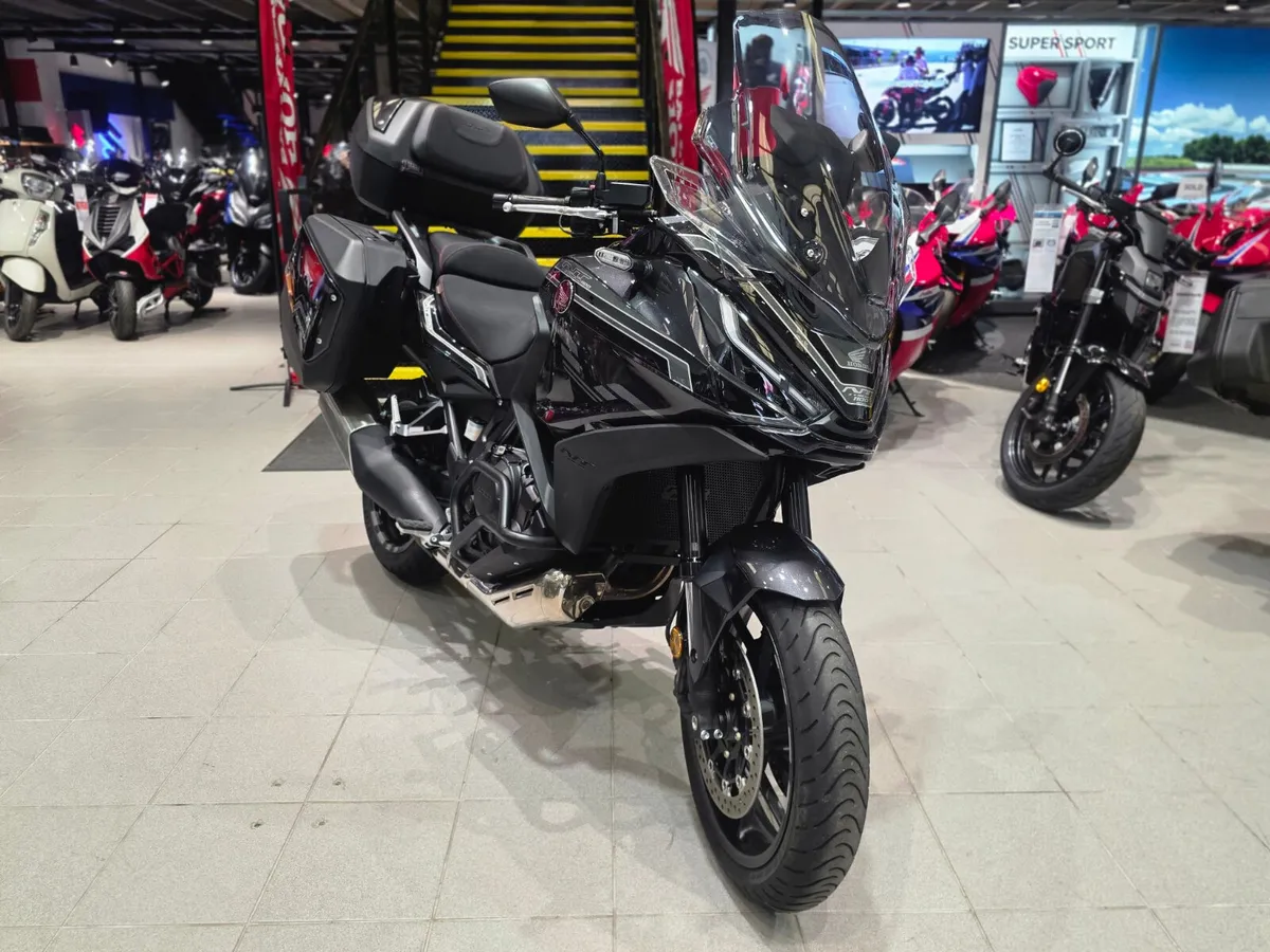 Honda NT1100 Manual - Image 1