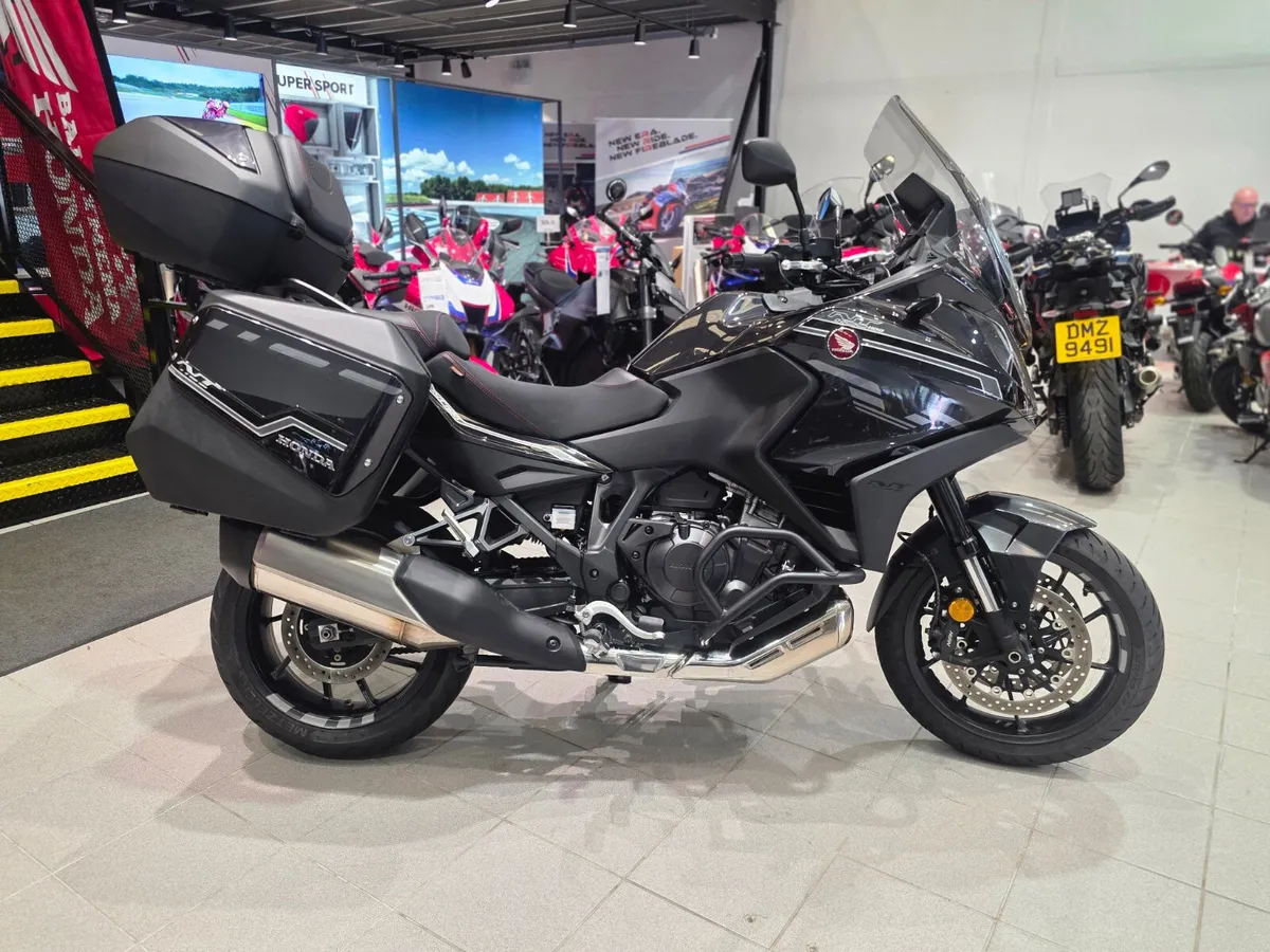 Honda NT1100 Manual - Image 2