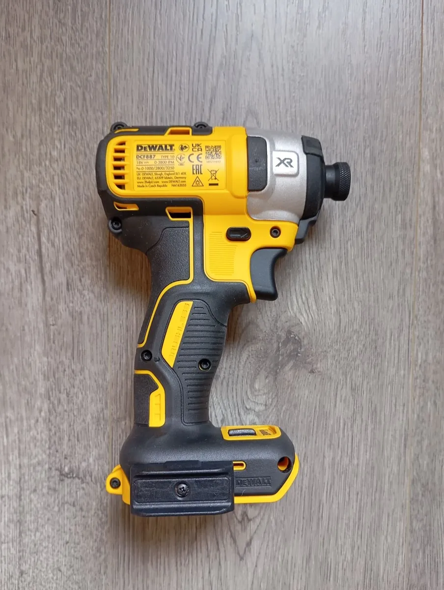DeWalt Impact Driver & Battery - Image 3