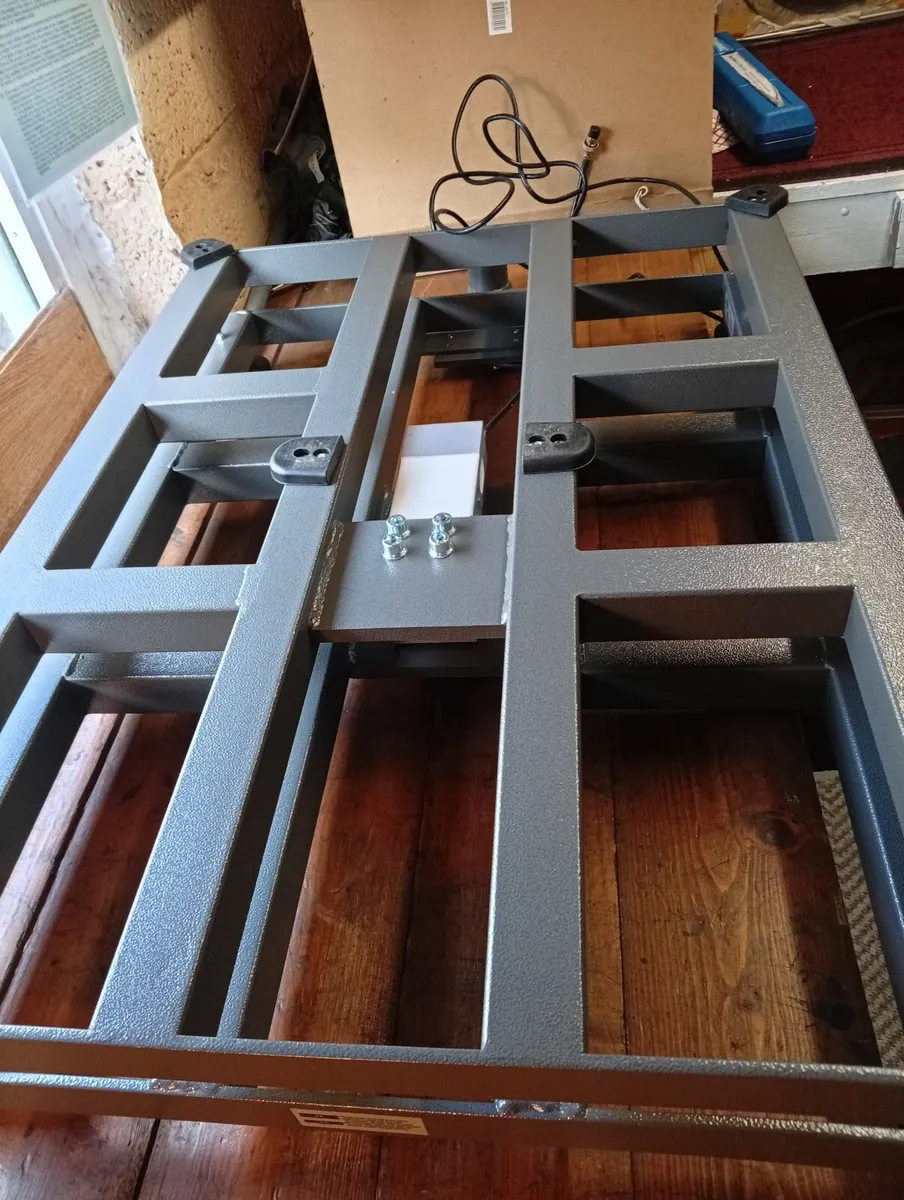 NEW..Large platform weighing scales - Image 2