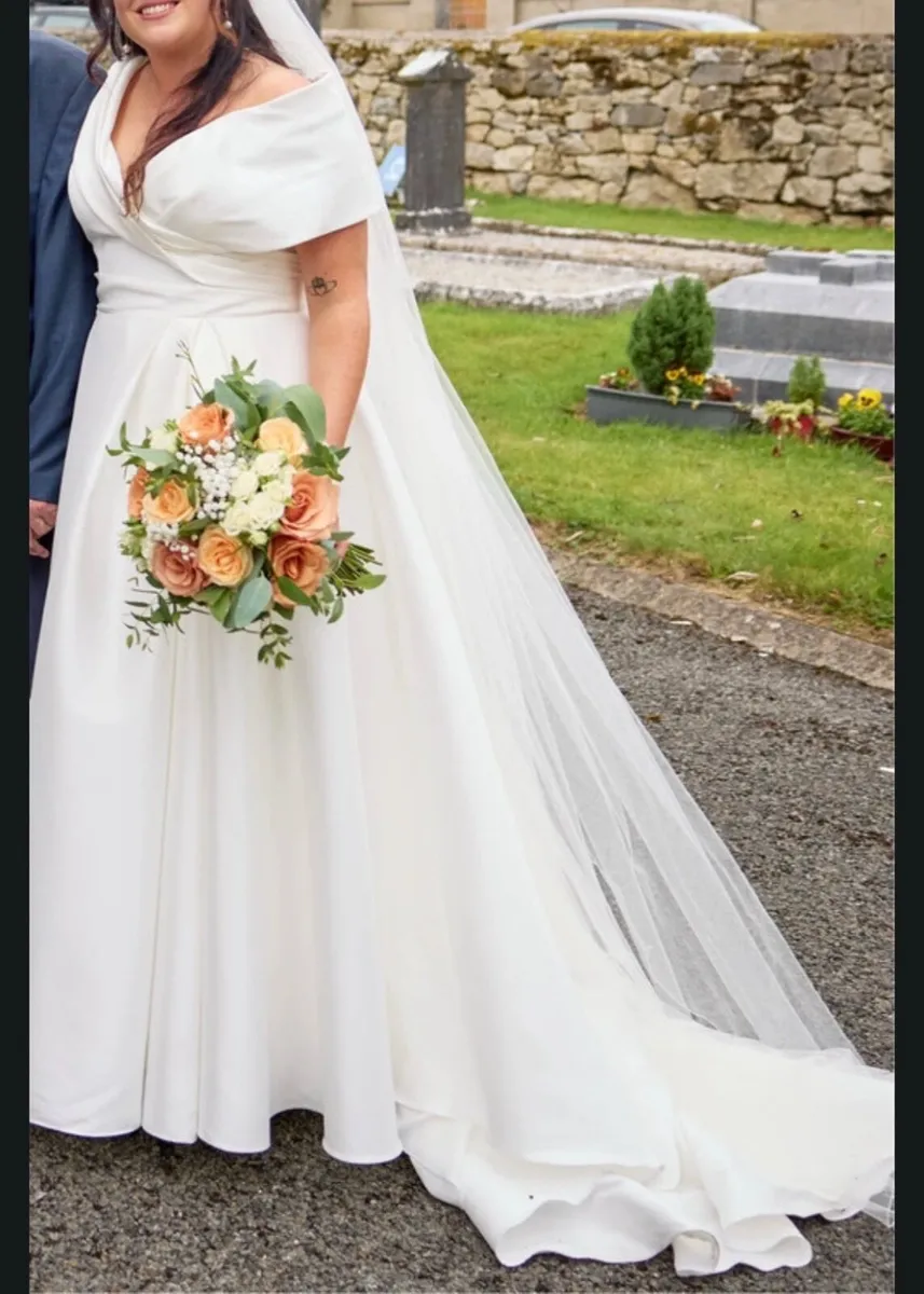 A-Line Justin Alexander Wedding Dress Size 12 - Image 1