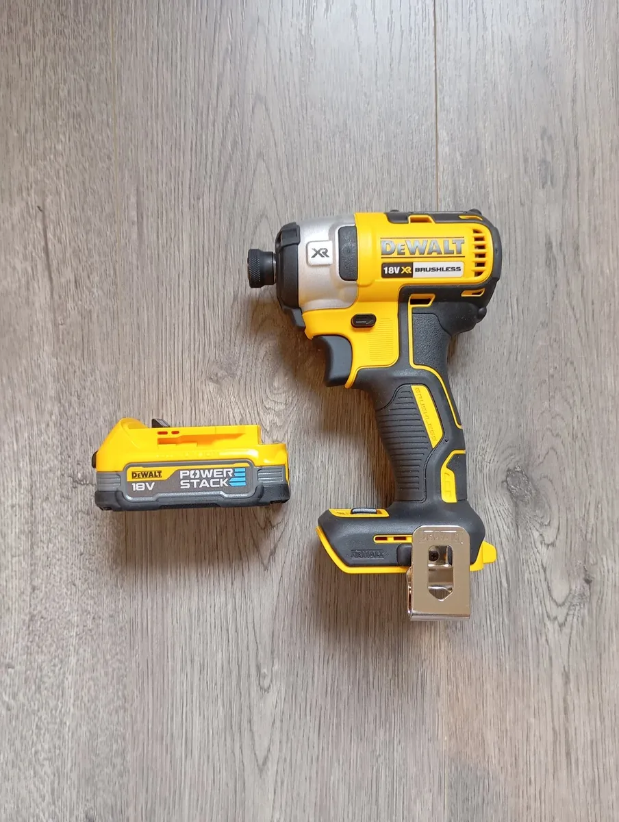 DeWalt Batteries & Charger - Image 3