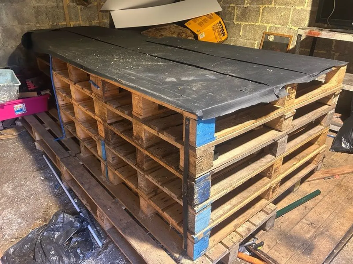Free Pallets to take away - Image 2