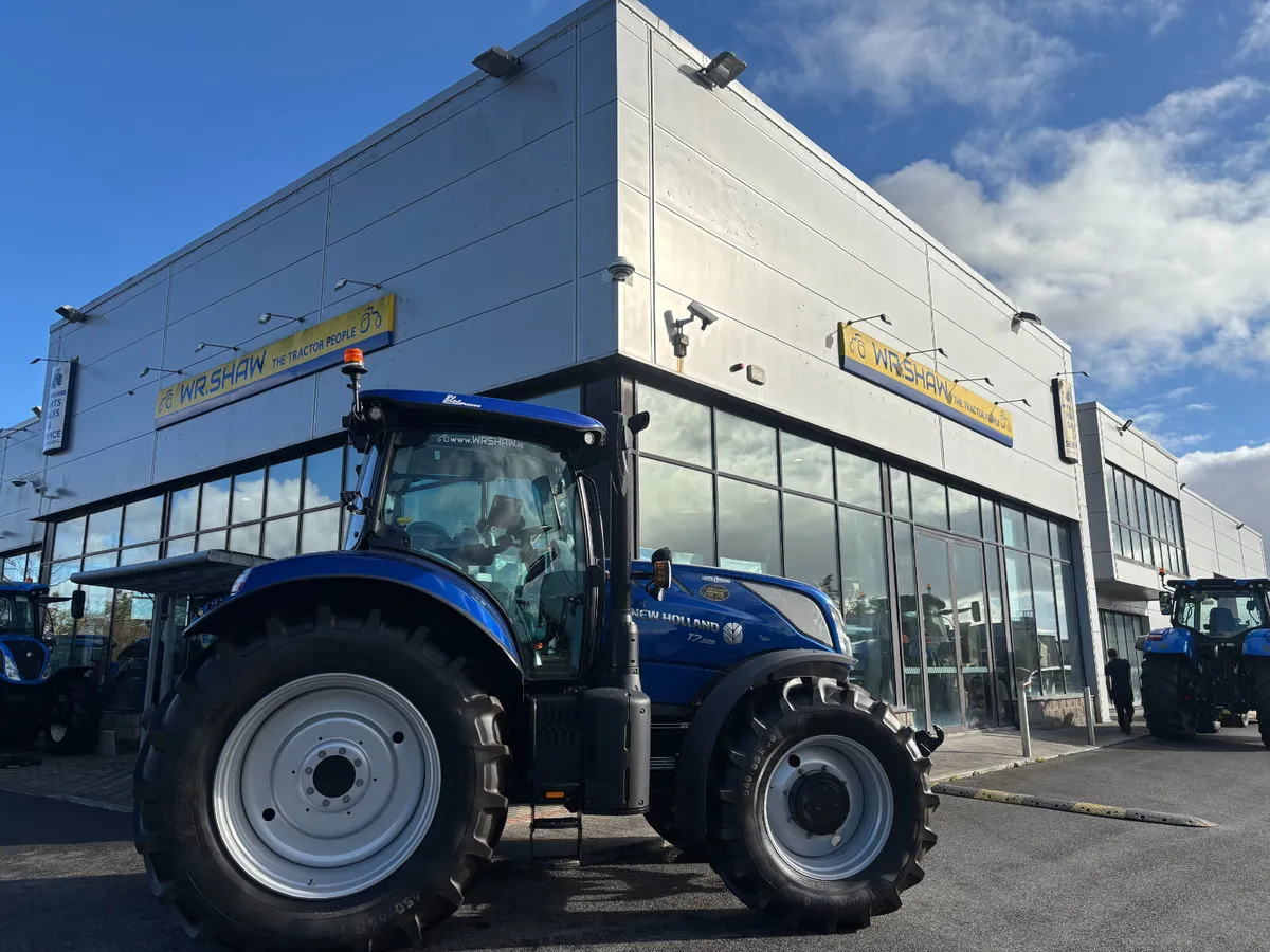 New Holland T7.225 Blue Power-1617hrs - Image 3