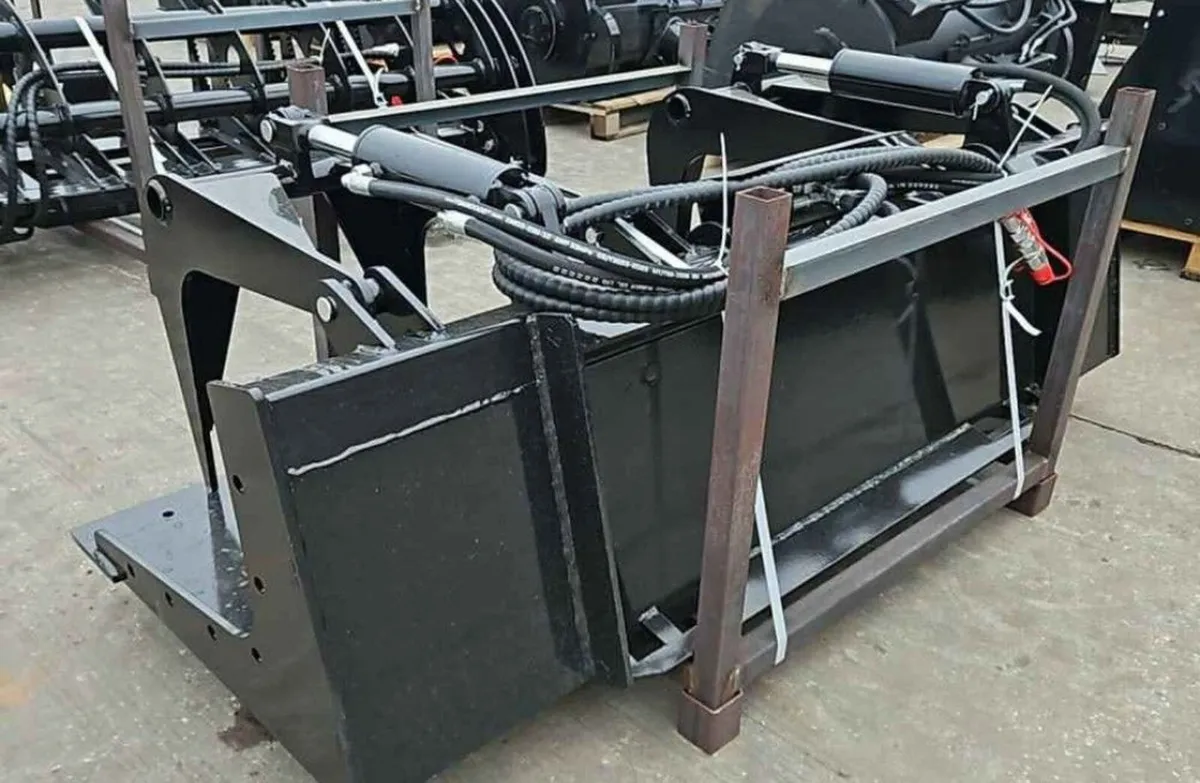 SCRAPE N GRAB BUCKET SKID STEER - Image 3