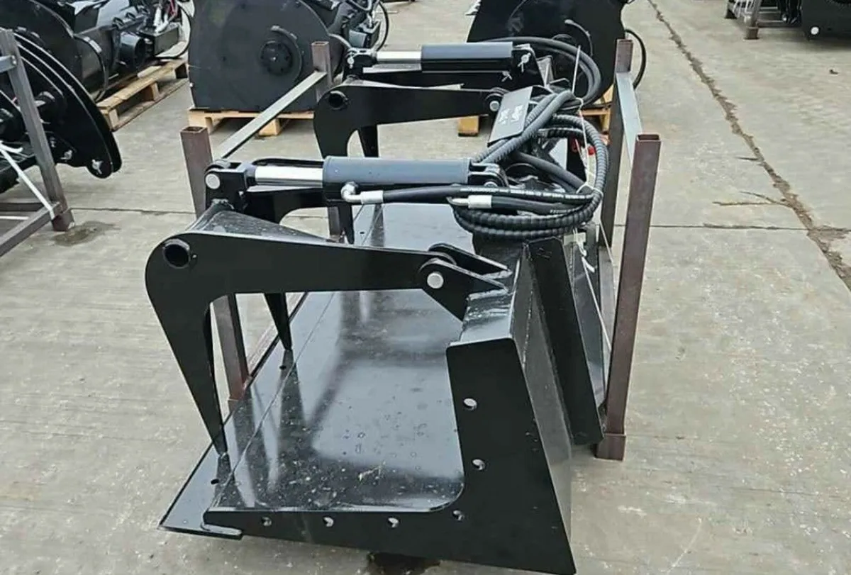 SCRAPE N GRAB BUCKET SKID STEER - Image 1